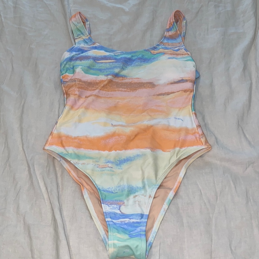 Cupshe One Piece Swimsuit. Size small.